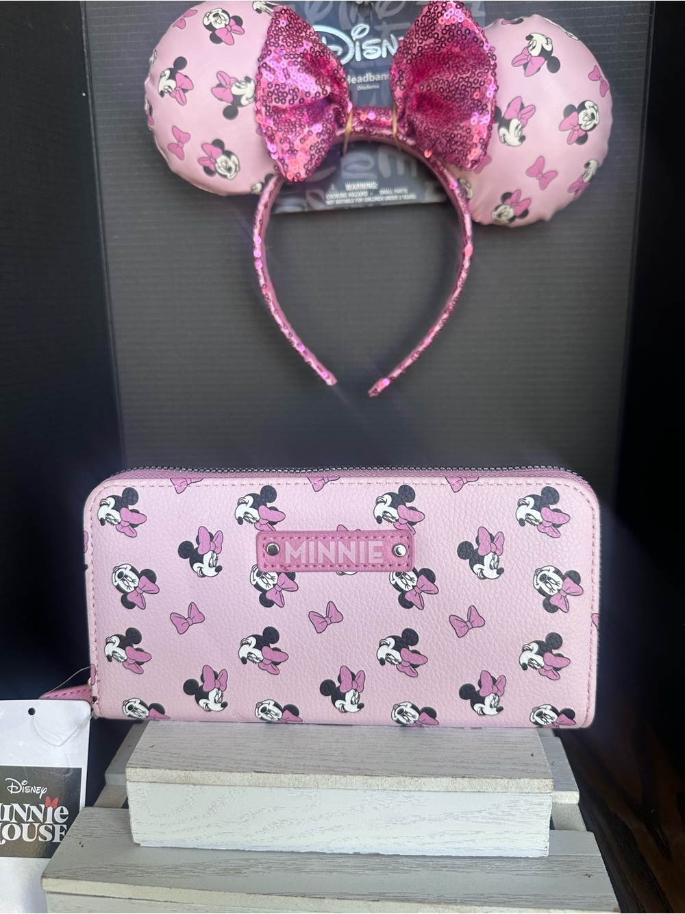 Pink Minnie Mouse Zip-Around Wallet